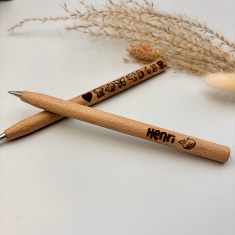 Kugelschreiber aus Holz mit Namensgravur | Personalisierter Kugelschreiber aus Holz